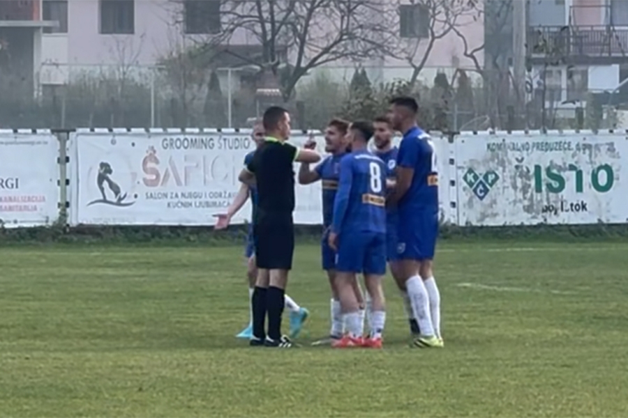 LUDNICA NA TERENU: Snimka iz BiH obišla svijet, pogledajte šta je sudac napravio...