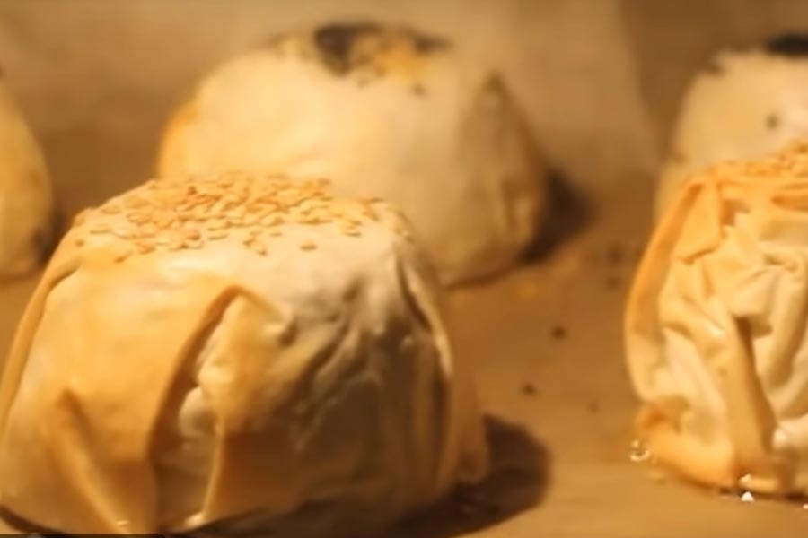 VRIJEME JE ZA FILDŽAN BUREK: Na brzinu napravite specijalitet s istoka, i ne zaboravite jogurt… (VIDEO)