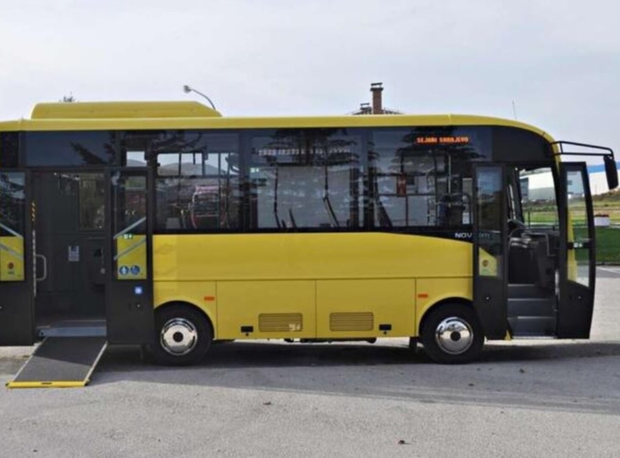 SARAJEVO NABAVLJA NOVIH 15 MINIBUSA: Ministar Šteta potpisao sporazum