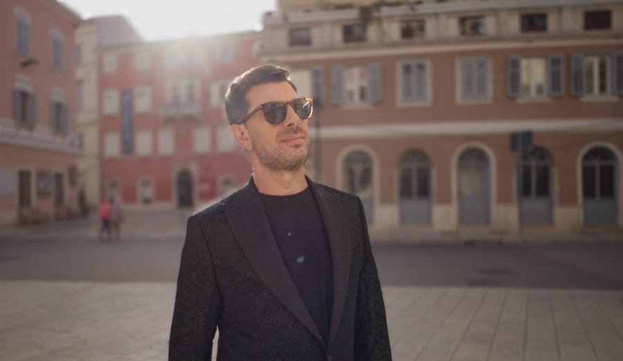 U ZAGREBU JE VEĆ DUGO JEDAN OD NAJTRAŽENIJIH IZVOĐAČA ZA ZABAVE I PROSLAVE: Tuzlak Damir Majdančić brzo će...