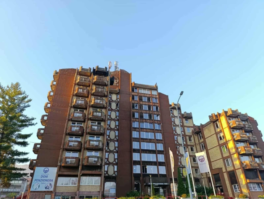 DOK SE ČEKAJU REZULTATI ISTRAGE I ANALIZA VJEŠTAKA: Zdravstveno stanje povrijeđenih u požaru u Tuzli nepromijenjeno