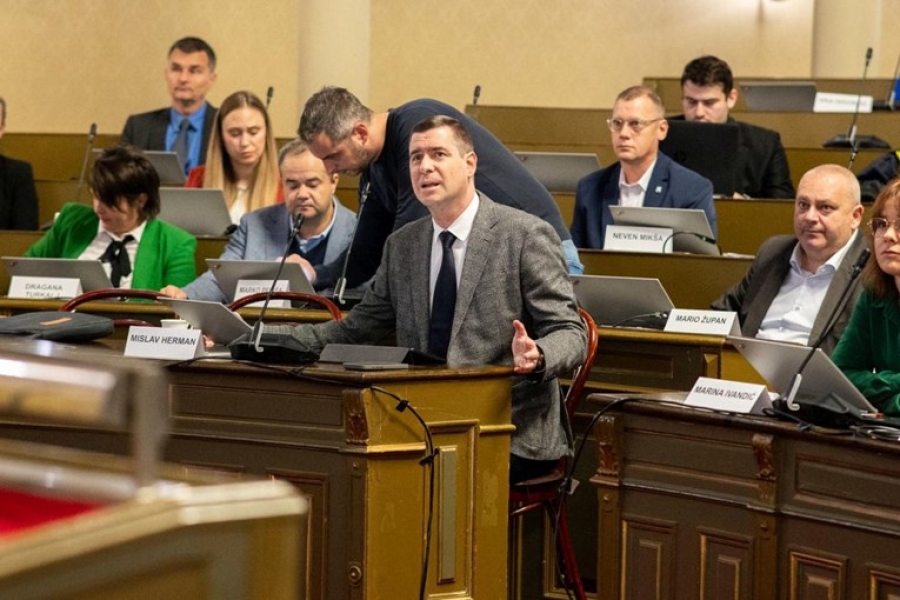 TOMAŠEVIĆ ZABRANIO POZDRAV 'ZA DOM SPREMNI': Zagrebački HDZ oštro reagovao - 'Postavljaju se iznad zakona i sudova'