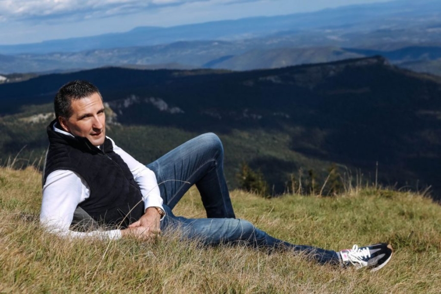 NEDELJKO ELEK NA METI SRBIJANSKOG TABLOIDA: 'Jahorinom vlada u mafijaškom stilu, zastrašuje ljude i ponaša se kao šerif'