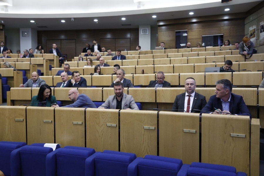 FAHRUDIN ČOLAKOVIĆ ZA 'SB' NAKON SJEDNICE DOMA NARODA PARLAMENTA FBiH: 'Oko 100 miliona KM po jednom dužnom kilometru, mislim da je to rekord u svijetu'