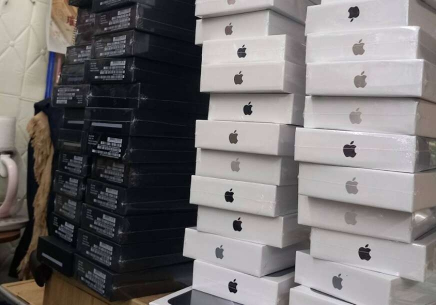 AKCIJA 'ŠTEK' NA PODRUČJU TUZLE: Službenici UIO oduzeli telefone u vrijednosti od 450.000 KM