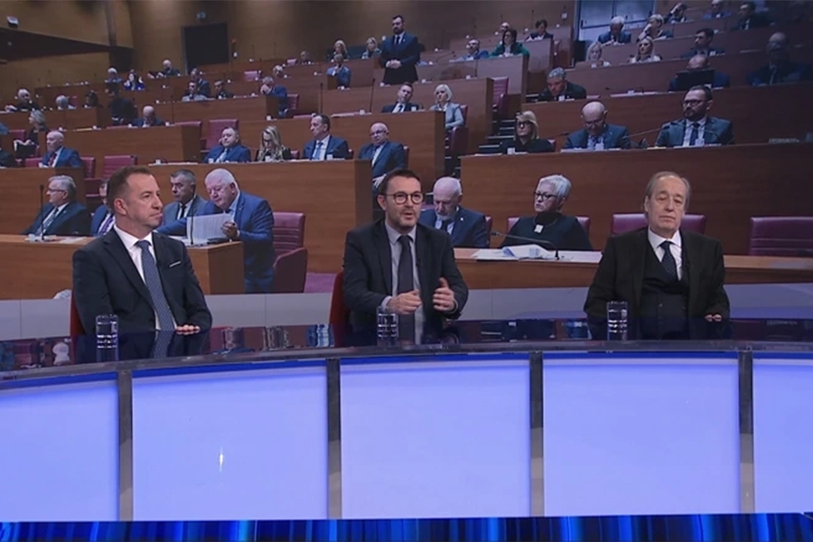 BURNO U OTVORENOM: 'Neki potezi Vlade, poput prozivanja književnika Jergovića, doprinose...'