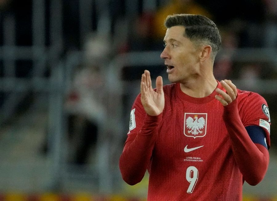 BARCELONA GA VIŠE NE ŽELI: Da li će Robert Lewandowski završiti karijeru narednog ljeta ukoliko se na...