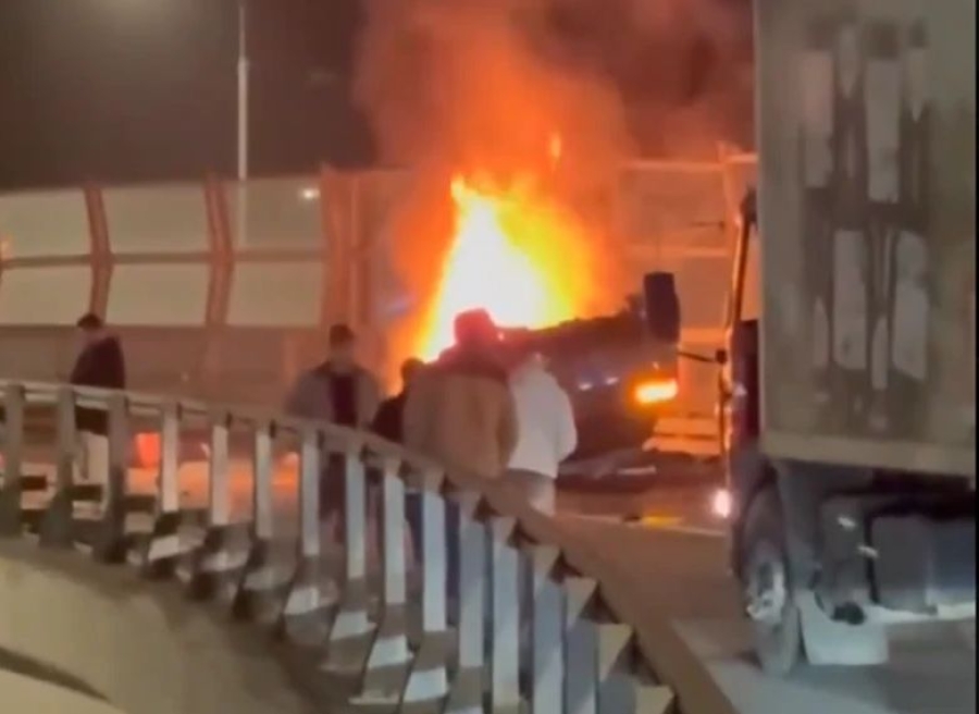 MILIONER IZGORJEO U LAMBORGHINIJU, NA PUTU OSTALA HRPA NOVCA: Prizor iz noćne more; DIJelovi olupine letJeli na sve strane (FOTO + VIDEO)