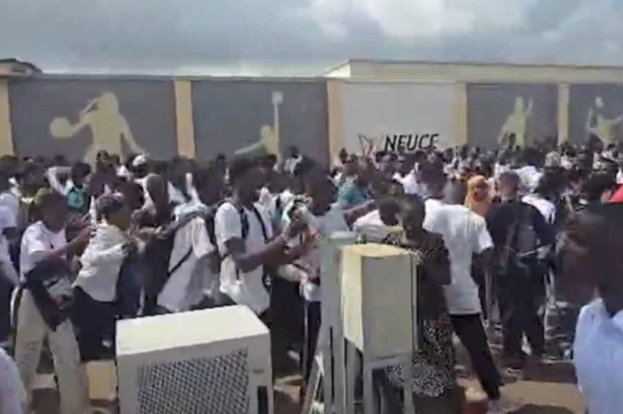 STRAŠNA TRAGEDIJA: Najmanje šestero ljudi poginulo u stampedu tokom regrutacije za vojsku... (VIDEO)