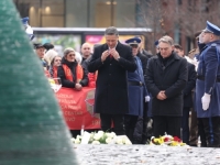 DAN DRŽAVNOSTI BiH: Položeno cvijeće na Spomen obilježju ubijenoj djeci opkoljenog Sarajeva 1992-1995 (FOTO)