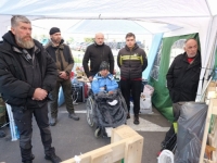 DOŠLI SU NA POZIV IZ ŠATORA: Ljekari beogradske Hitne pomoći pregledali Dijanu Hrku, a ona se odmah...