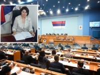 MALO LI JE: Glavni revizor RS-a traži platu veću od 10.000 KM; poslanici u NSRS burno reagovali