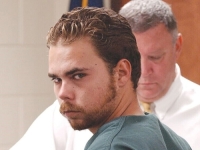 IZREČENA MU SMRTNA PRESUDA: Muškarac pogubljen strijeljanjem pred porodicama žrtava (VIDEO)