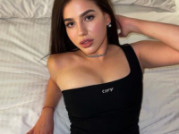 ČOLINA KĆERKA ZAPALILA DRUŠTVENE MREŽE: U nikad izazovnijem izdanju, svi gledali u njen ubitačan dekolte (FOTO)