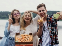 PRITISCI SVE JAČI: Tinejdžeri tuže državu zbog zabrane društvenih mreža, ministrica poručila da se vlada neće povući