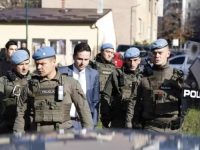 OPOZICIONI ZASTUPNICI KRITIKUJU PREMIJERA: 'Uka čuva policija od nekoliko gospođa, bijedan kraj liberalne politike'