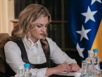 POSLIJE DIREKTORA POLICIJSKE AKADEMIJE FMUP-a: Mobitel oduzet i šefici kabineta premijera Nikšića