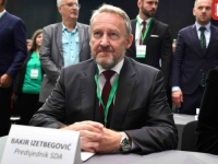 BAKIR IZETBEGOVIĆ U MAGLAJU: Obećavamo duplo veće plate i duplo veće penzije za ...