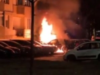 IZGORIO AUTOMOBIL NA GRBAVICI: Požar zahvatio i vozila pored