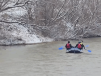 AUTOMOBIL SLETIO U JEZERO: Traga se za dvije osobe