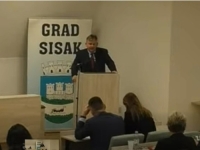 OVAJ POLITIČAR JE OSVOJIO TITULU 'BLAM GODINE': Pogledajte njegovo izlaganje i pokušajte da vam ne bude neugodno...(VIDEO)