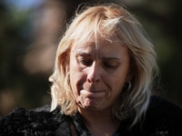 PRED SKUPŠTINOM SRBIJE: Majka poginulog Stefana počela štrajk glađu