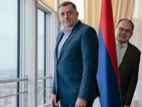 ŠTA JE SVE DODIK OBEĆAO SCHMIDTU?: Afera IMOVINA - karta za izlazak iz ćoška!