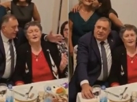 OBJAVIO ZANIMLJIV VIDEO: Milorad Dodik zapjevao s majkom na veselju