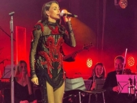 EMINA JAHOVIĆ NA KONCERTU U BEOGRADU OTPJEVALA HIT HALIDA BEŠLIĆA: Odabrala je pjesmu...