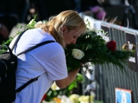 MNOGI U SRBIJI OGORČENI SU PONAŠANJEM MLADE VUČIĆEVE OBOŽAVATELJICE: Kako je to mogla pjevati ispred majke poginulog mladića!?