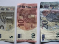 POLICIJA POZIVA NA OPREZ: Lažni euri u opticaju u ovom dijelu BiH, obratite pažnju na jedan detalj...