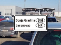 STANJE NA CESTAMA: Duge su kolone vozila na izlazu iz Bosne i Hercegovine na graničnim prelazima...