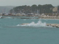 AKO SE SPREMATE NA PUT PREMA MORU DA ZNATE: Jako nevrijeme nije zaobišlo ni Dalmaciju, većina linija...