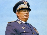 TITO POSTHUMNO ODLIKOVAN OREDENOM ČASTI U AFRICI: To je objavio Ivica Dačić, jedan od najgorih Maršalovih omladinaca ikad