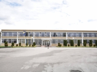 NOVI SLUČAJ VRŠNJAČKOG NASILJA: Očajni roditelji se okupili ispred sarajevske škole, traže reakciju nadležnih