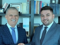 ŠIROKOG OSMIJEHA DOČEKAO GA RADONČIĆ: Federalni poslanik Kenan Uzunović prešao u SBB!