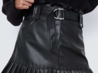 VRHUNSKI IDU UZ ČIZME I KAPUTE: Evo kako ove sezone nositi dugu kožnu suknju (FOTO)