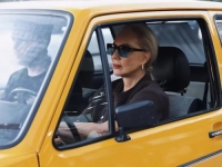 STISNI GAS I POMISLI NA 'TAS': Lepa Brena se opet provozala u 'Golfu kecu'  - 'Kao da i dalje čujem onaj zvuk motora iz Sarajeva'