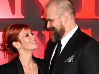 ŠTO JOJ JE OVO TREBALO: Slavna pjevačica pojavila se u prozirnom grudnjaku i izazvala nevjericu (FOTO)