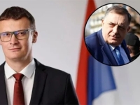 SRBUJ, MAKAR SLAMU JEO: Božović krenuo Dodikovim stopama, dokument otkriva sve...
