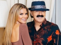 DŽINOVIĆ NA KONCERTU POSLAO MELINI SNAŽNU PORUKU: Neće joj biti pravo…(VIDEO)