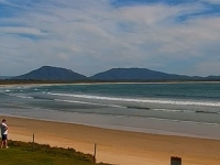 NIJE JOJ BILO SPASA: Morski pas blizu obale ubio mladu ženu, muškarcu se bore za život...