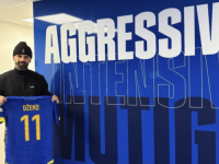 EDIN DŽEKO POSLIJE UTAKMICE U BEČU NIJE RAZMIJENIO SVOJ DRES: Poslao ga preko Nikole Katića u Gelsenkirchen