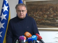 PREMIJER NIKŠIĆ U TUZLI: 'Obišli smo Dom penzionera, nakon jutrošnjeg brifinga, obišli smo MUP, Profesionalnu vatrogasnu jedinicu...'