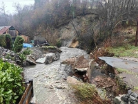 HAOS U SUSJEDSTVU ZBOG NEVREMENA: Bujica odnijela most