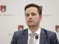 PREMIJER KANTONA SARAJEVO NIHAD UK: 'Sve naše kapacitete, smještajne, medicinske i druge, stavljamo na raspolaganje'