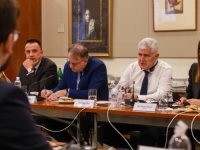 ŠTA JE OTKRIO SASTANAK TROJKE I HDZ-ova U AMERIČKOJ AMBASADI: Za čiju korist rade političari u FBiH, građana ili moćnih ekonomskih sila?