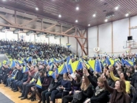 DAN DRŽAVNOSTI BiH U TUZLI: Impresivan nastup 1.300 učenika (FOTO)