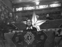 NJENA FOTOGRAFIJA JE POSTALA SIMBOL ZAVNOBiH-a:  Prva žena koja se obratila na zasjedanju u Mrkonjić Gradu