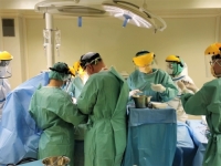 ŠOK NA OPERACIONOM STOLU: Ljekari mu u tijelu pronašli živo biće koje ga IZGRIZA (FOTO)